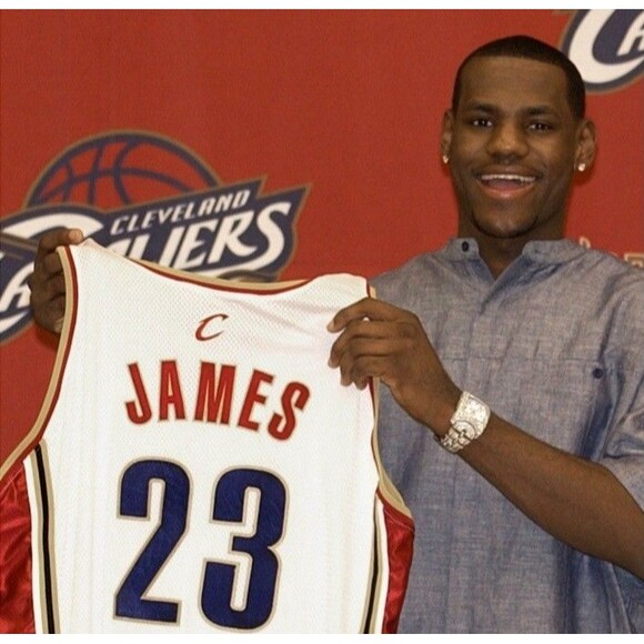 LeBron James (Mitchell/Ness)-(Cavs)-(Jersey)-(White)-(New Condition)-(XL)-$100 - Picture 10 of 11